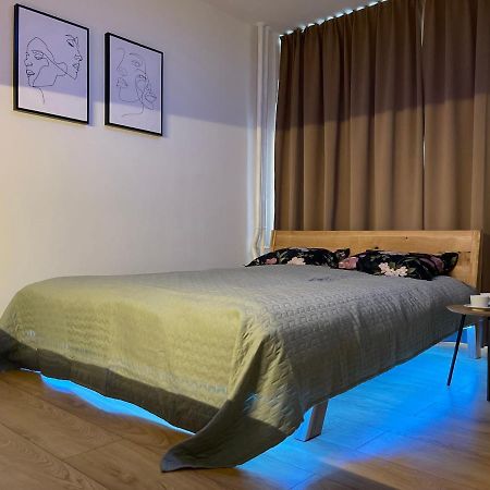 Ne-Doma Apartman Chomutov Kültér fotó